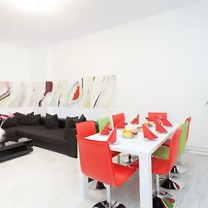https://labyrinth-berlin.find-berlin-hotels.com